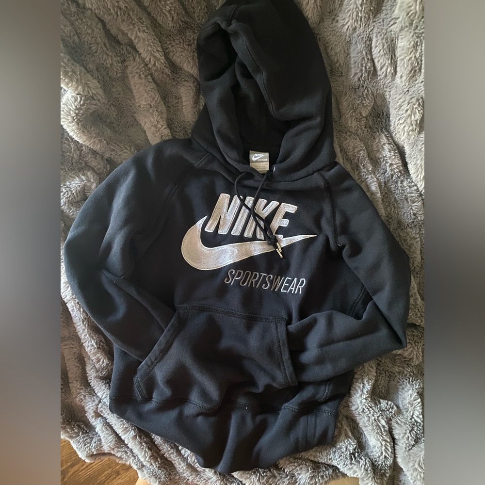 Nike women sweatshirt
